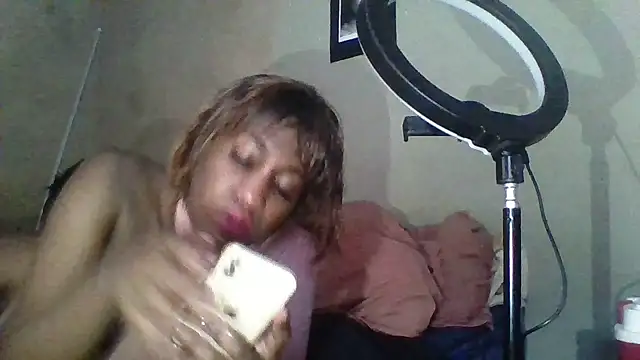 Moorella1 online show from 10.07.25