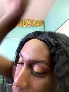 Snapshot of Moorella1 chatting on 01.16.26 Moorella1 online show from 01.16.26