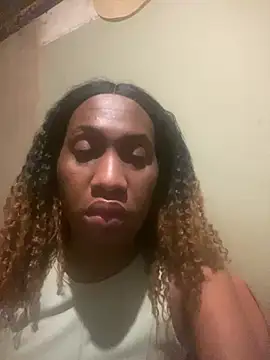 Snapshot of Moorella1 chatting on 02.20.26 Moorella1 online show from 02.20.26