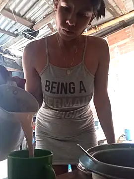 Snapshot of Alanagracia chatting on 09.29.25 Alanagracia online show from 09.29.25