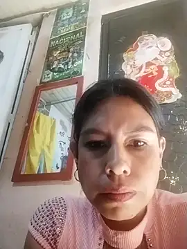 Snapshot of Alanagracia chatting on 12.17.25 Alanagracia online show from 12.17.25