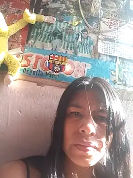 Snapshot of Alanagracia chatting on 12.19.25 Alanagracia online show from 12.19.25