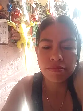 Snapshot of Alanagracia chatting on 12.20.25 Alanagracia online show from 12.20.25