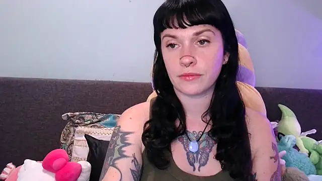 Snapshot of Marcelinegoddess chatting on 11.11.25 Marcelinegoddess online show from 11.11.25
