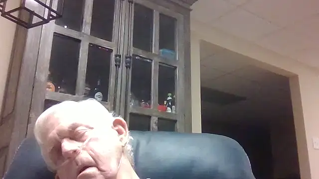 Snapshot of bootlegmanz chatting on 02.10.26 bootlegmanz online show from 02.10.26