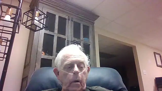 Snapshot of bootlegmanz chatting on 02.25.26 bootlegmanz online show from 02.25.26