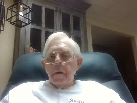 Snapshot of bootlegmanz chatting on 07.19.26 bootlegmanz online show from 07.19.26