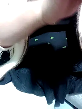 Snapshot of Tuo8702 chatting on 03.08.25 Tuo8702 online show from 03.08.25