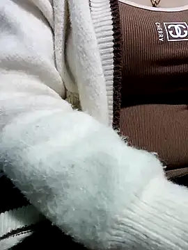 Snapshot of Tuo8702 chatting on 03.09.25 Tuo8702 online show from 03.09.25