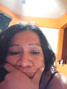 Snapshot of miicheele32 chatting on 11.02.25 miicheele32 online show from 11.02.25