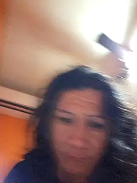 Snapshot of miicheele32 chatting on 11.15.25 miicheele32 online show from 11.15.25