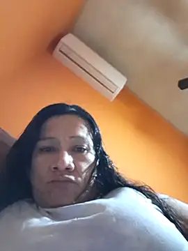 miicheele32 online show from 11.22.25