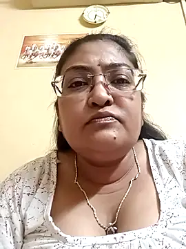 LAVERNIYA  online show from 03.18.25