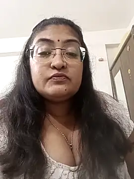 LAVERNIYA  online show from 10.14.25