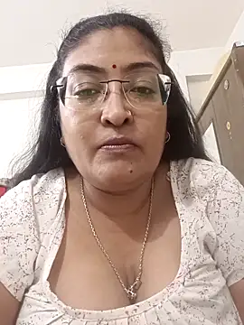 LAVERNIYA  online show from 10.16.25