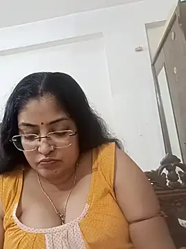 LAVERNIYA  online show from 10.18.25