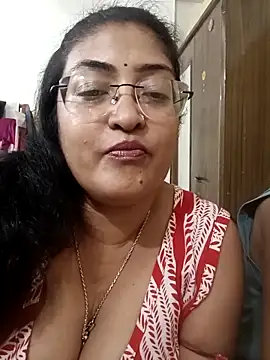 LAVERNIYA  online show from 11.04.25