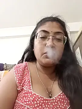 LAVERNIYA  online show from 11.05.25