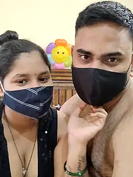 Snapshot of IND_COUPLE1 chatting on 02.20.25 IND COUPLE1 online show from 02.20.25
