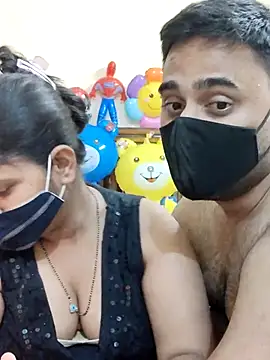 Snapshot of IND_COUPLE1 chatting on 02.23.25 IND COUPLE1 online show from 02.23.25
