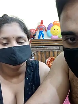 Snapshot of IND_COUPLE1 chatting on 03.08.25 IND COUPLE1 online show from 03.08.25