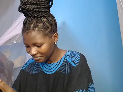 TrishaKalid online show from 11.12.25