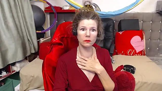 Snapshot of kellyterapy chatting on 10.10.25 kellyterapy online show from 10.10.25