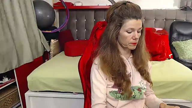 Snapshot of kellyterapy chatting on 10.23.25 kellyterapy online show from 10.23.25