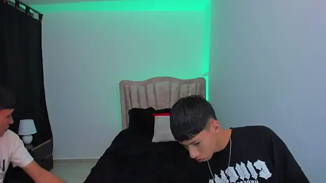 Snapshot of Juan_Nd_Steven chatting on 09.30.25 Juan Nd Steven online show from 09.30.25