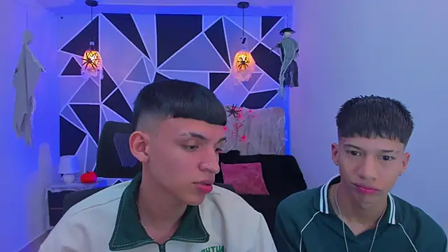 Snapshot of Juan_Nd_Steven chatting on 10.17.25 Juan Nd Steven online show from 10.17.25