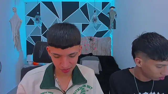 Snapshot of Juan_Nd_Steven chatting on 10.24.25 Juan Nd Steven online show from 10.24.25