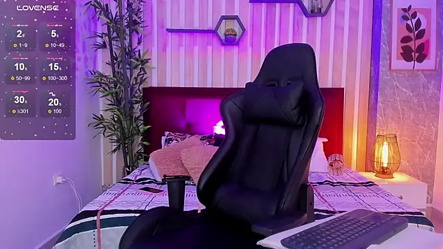miah connor online show from 12.06.24
