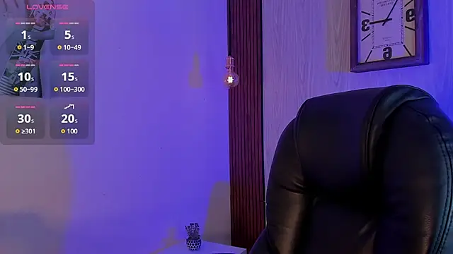 Snapshot of miah_connor chatting on 10.11.25 miah connor online show from 10.11.25