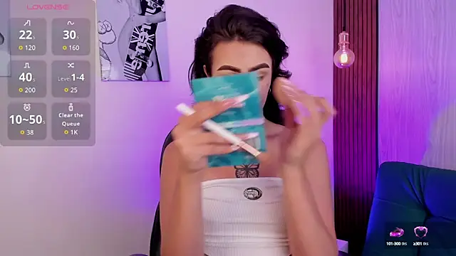 Snapshot of miah_connor chatting on 10.23.25 miah connor online show from 10.23.25