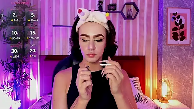 Snapshot of miah_connor chatting on 11.05.25 miah connor online show from 11.05.25