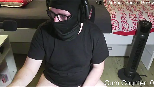 Snapshot of HornyTeenBoy64 chatting on 06.14.26 HornyTeenBoy64 online show from 06.14.26