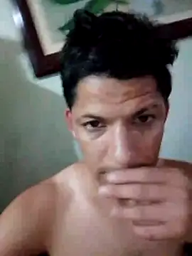 Snapshot of Alonsomadeira chatting on 05.21.26 Alonsomadeira online show from 05.21.26