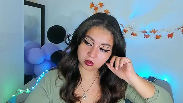 Snapshot of LiahDiaz chatting on 12.04.24 LiahDiaz online show from 12.04.24