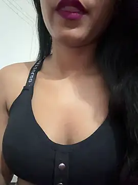 Snapshot of Hot_Goldengirl chatting on 04.21.26 Hot Goldengirl online show from 04.21.26