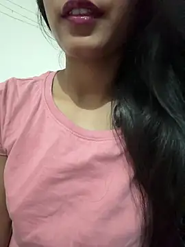 Snapshot of Hot_Goldengirl chatting on 05.05.26 Hot Goldengirl online show from 05.05.26