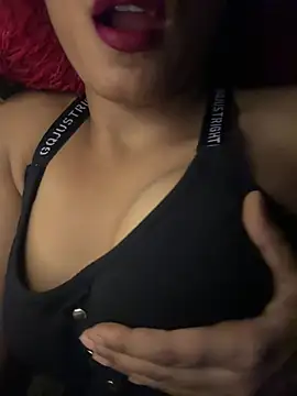 Snapshot of Hot_Goldengirl chatting on 05.09.26 Hot Goldengirl online show from 05.09.26