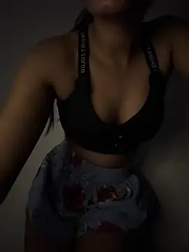 Snapshot of Hot_Goldengirl chatting on 05.16.26 Hot Goldengirl online show from 05.16.26