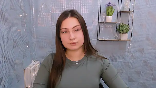 EmiliaTemi  online show from 12.24.24