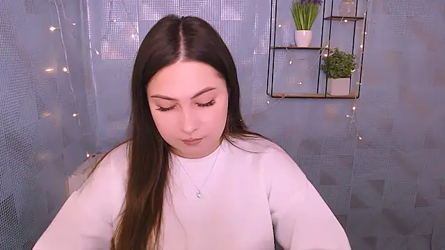 EmiliaTemi  online show from 01.09.25