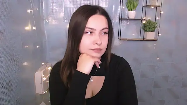EmiliaTemi  online show from 01.17.25