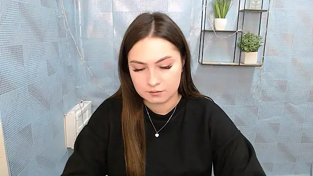 EmiliaTemi  online show from 01.28.25