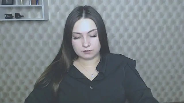EmiliaTemi  online show from 02.06.25