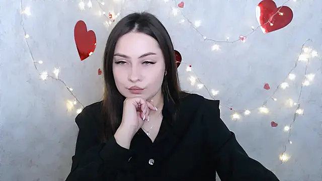 EmiliaTemi  online show from 02.28.25