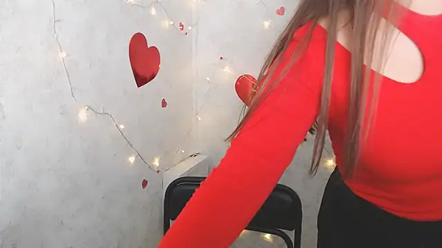 EmiliaTemi  online show from 03.21.25