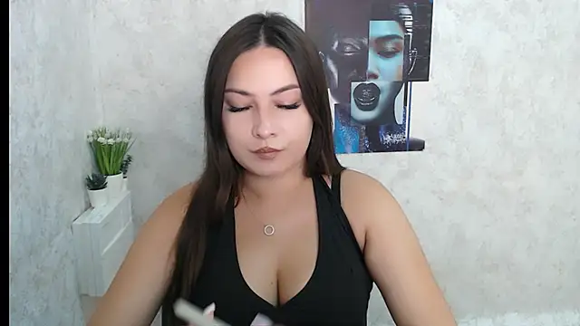 EmiliaTemi  online show from 09.10.25